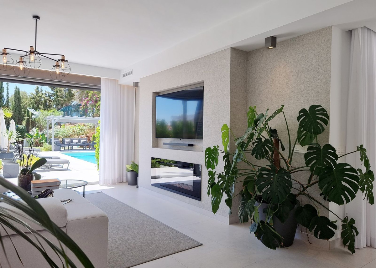 4 bedroom Villa For Sale in Elviria, Málaga - thumb 31