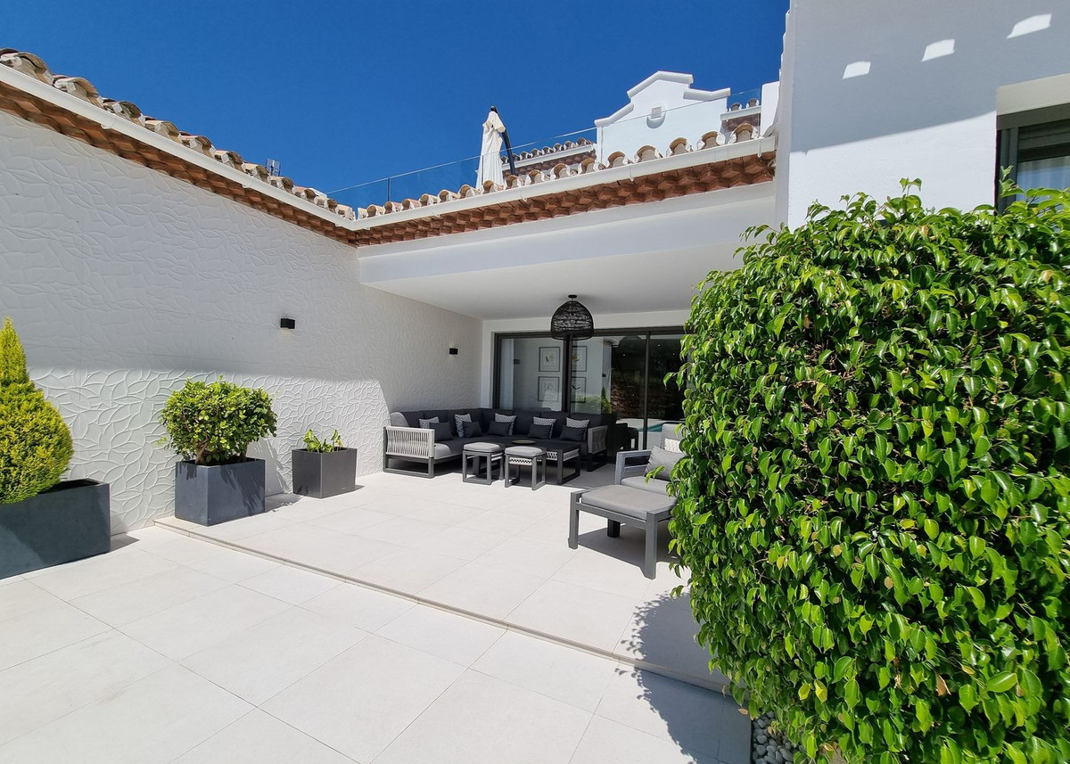 4 bedroom Villa For Sale in Elviria, Málaga - thumb 45
