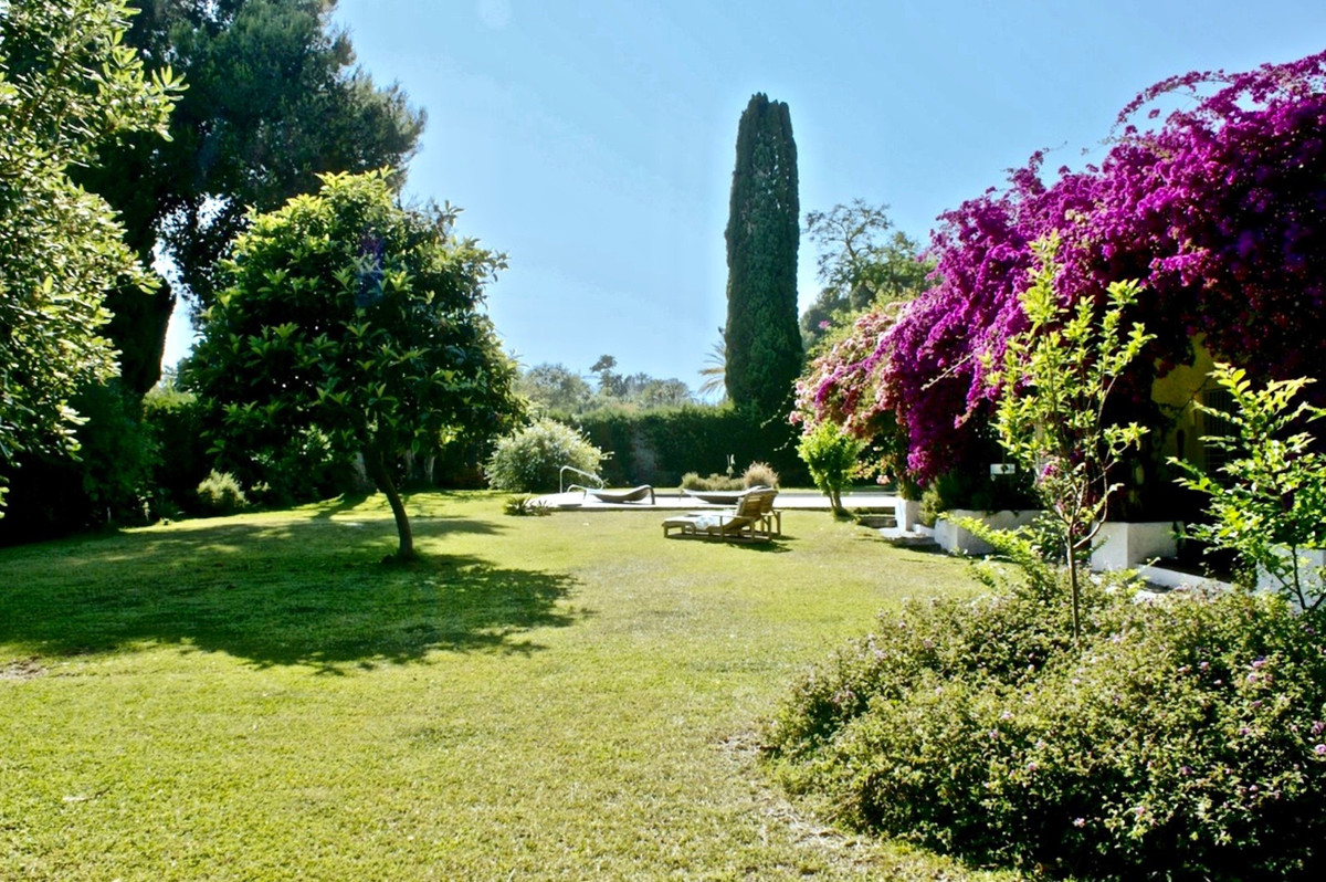						Villa  Detached
													for sale 
																			 in El Paraiso
					