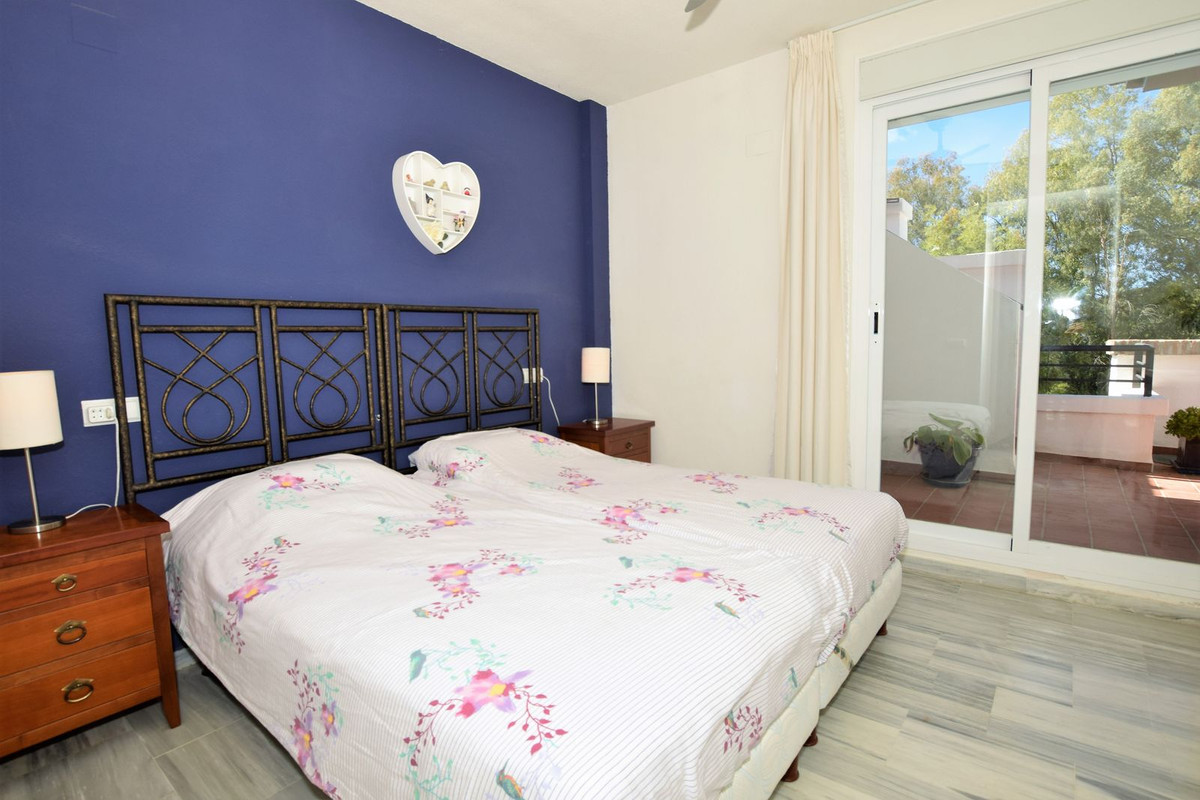 2 bed Property For Sale in Benahavis, Costa del Sol - thumb 8