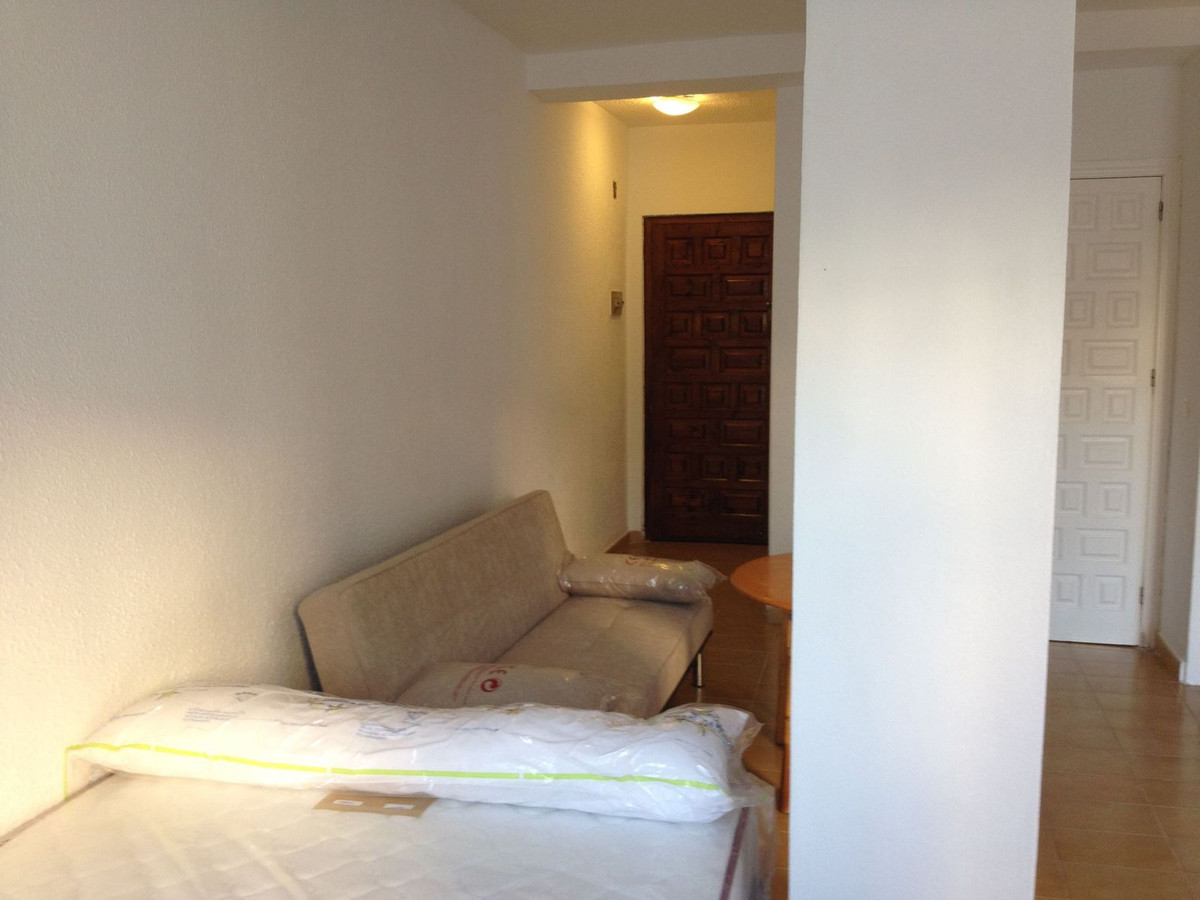 2 Bedroom Ground Floor Apartment For Sale Fuengirola
