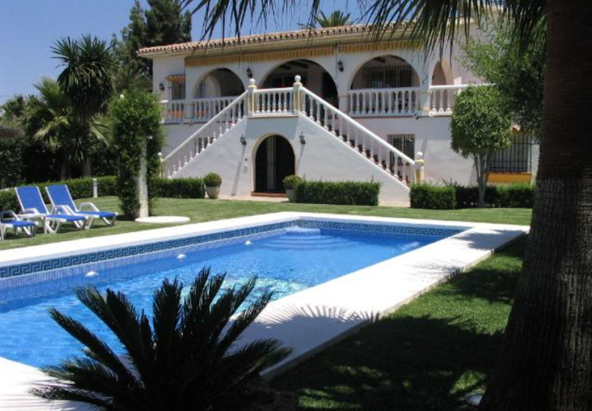 Detached Villa for sale in Guadalmina Alta R4073506
