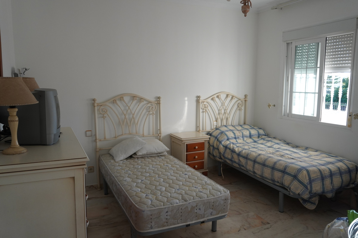 5 bedroom Villa For Sale in San Pedro de Alcántara, Málaga - thumb 20