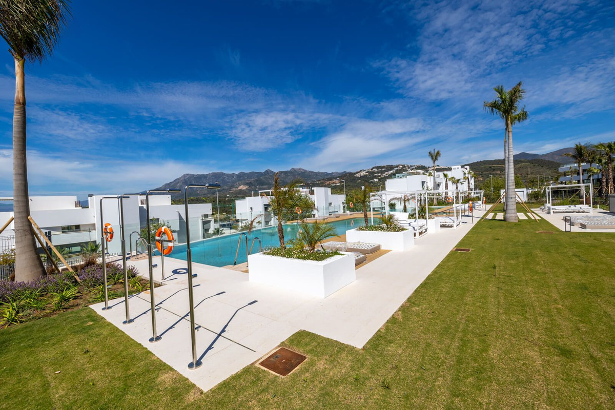Apartamento Planta Baja en venta en Los Monteros, Costa del Sol