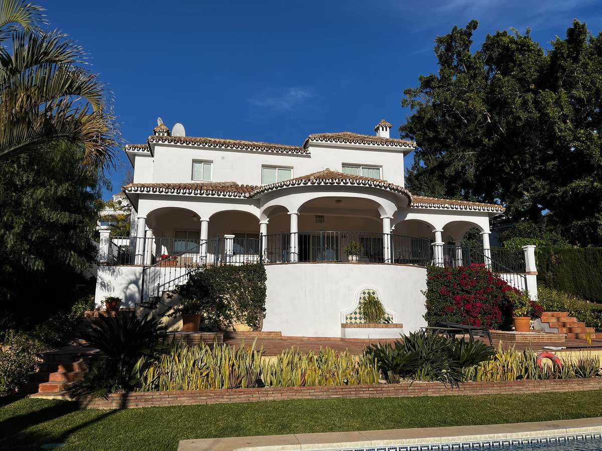  Villa, Individuelle  en vente    à Guadalmina Alta