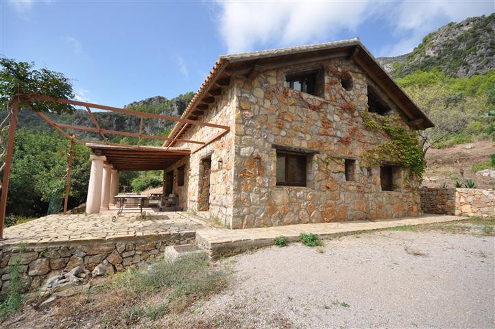Villa te koop in Casares R4335409