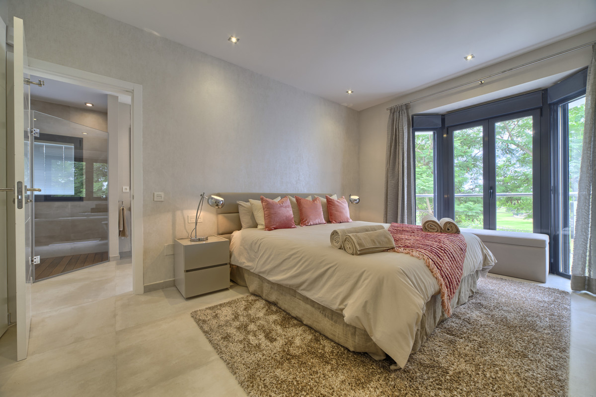 6 bedroom Villa For Sale in Mijas Golf, Málaga - thumb 14
