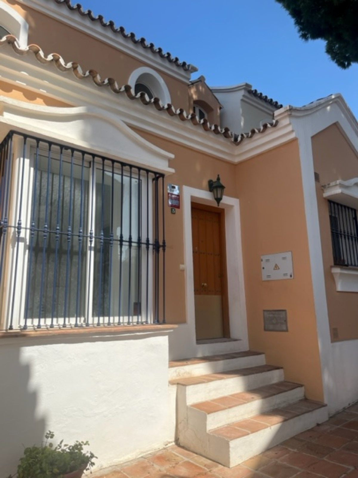 						Maison Jumelée  Mitoyenne
													en vente 
																			 à Nueva Andalucía
					