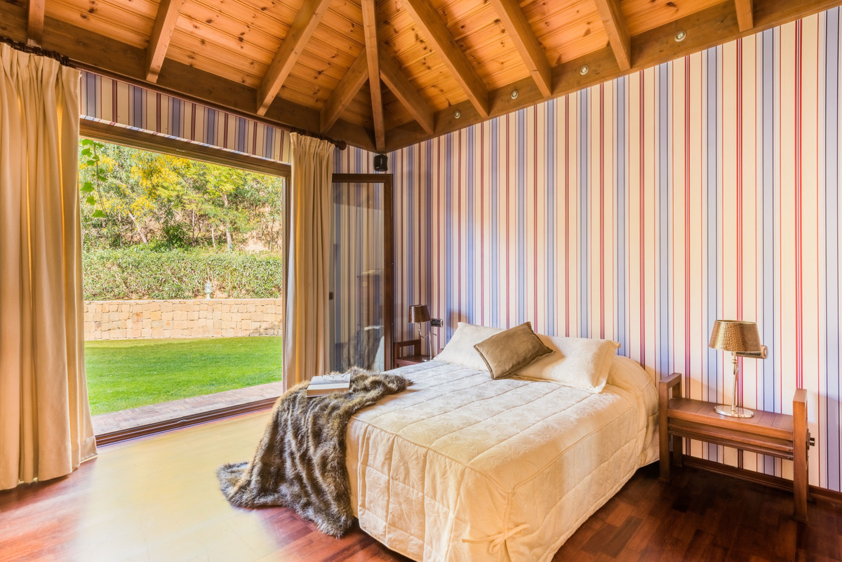 Villa con 8 Dormitorios en Venta Nueva Andalucía