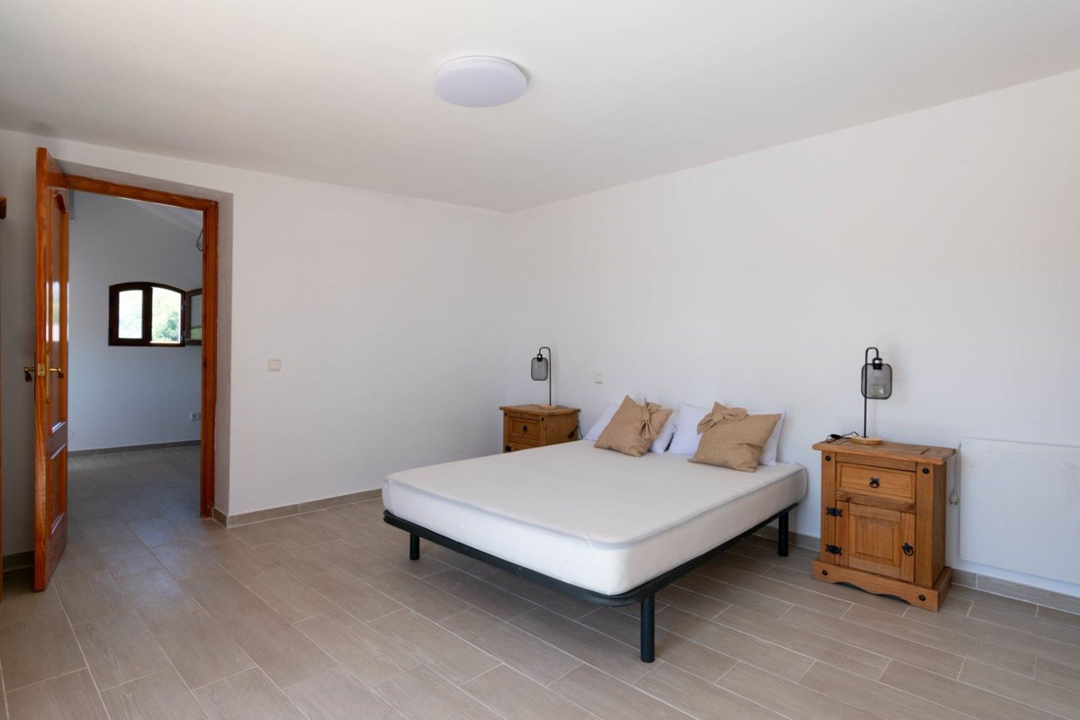 3 bedroom Townhouse For Sale in Estepona, Málaga - thumb 20