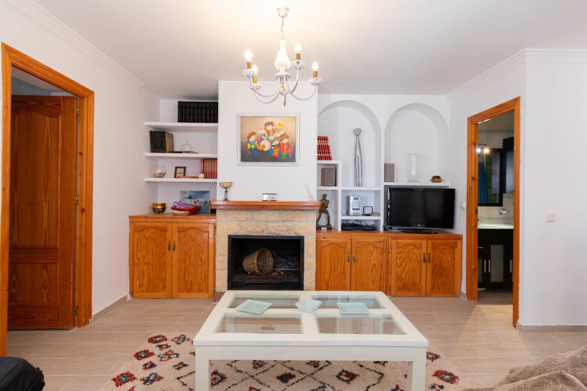 3 bedroom Townhouse For Sale in Estepona, Málaga - thumb 6
