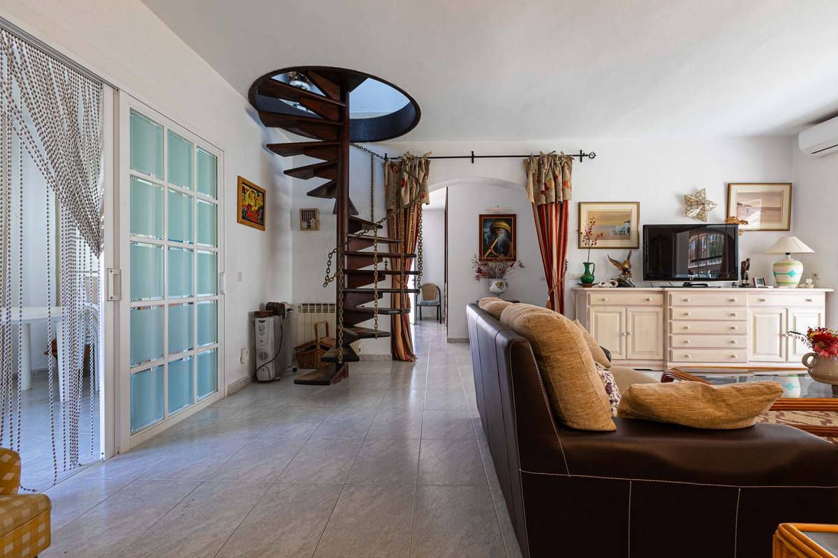 Villa Detached for sale in Costabella, Costa del Sol