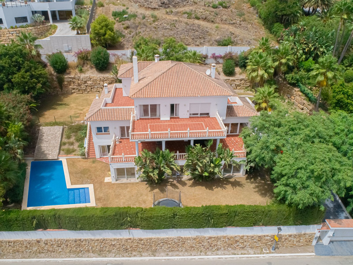 Villa - Chalet en venta en El Paraiso R4714624