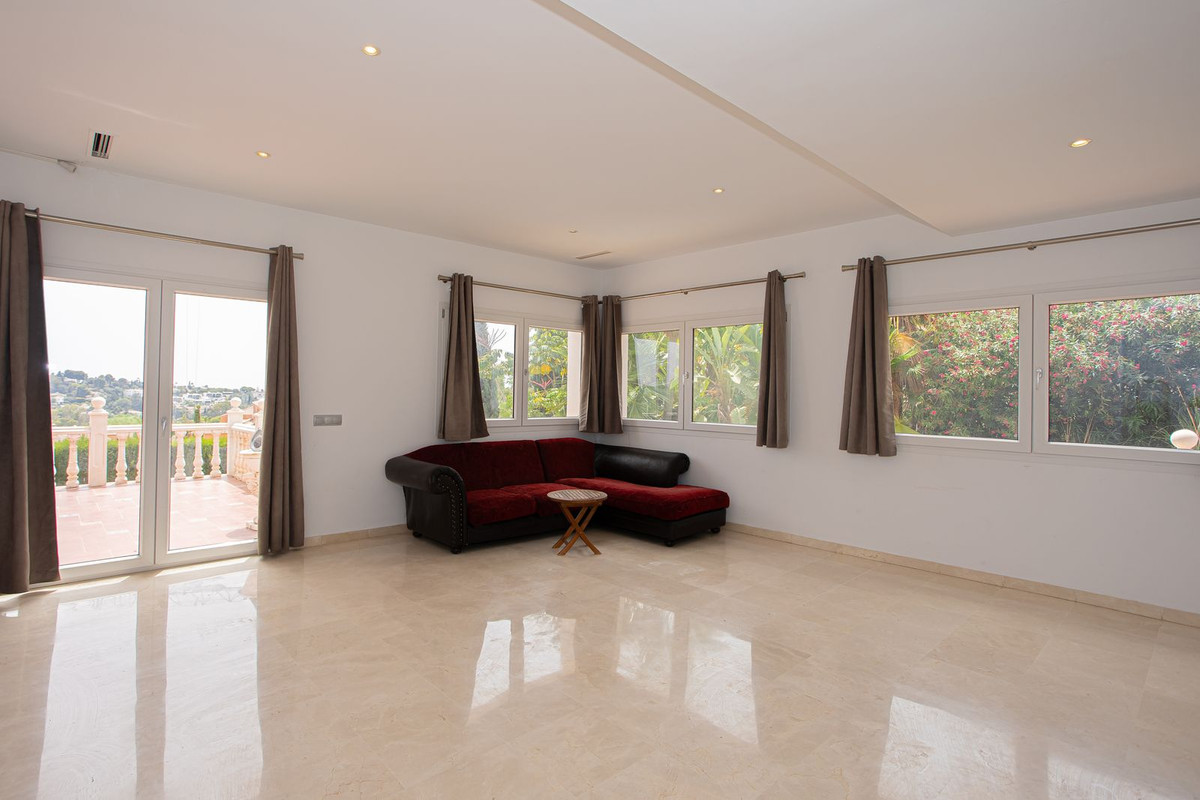 Villa te koop in El Paraiso R4714624