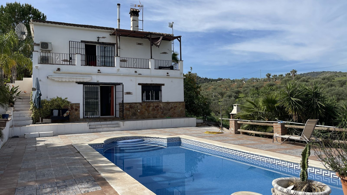 Villa te koop in Alhaurín el Grande R4689532