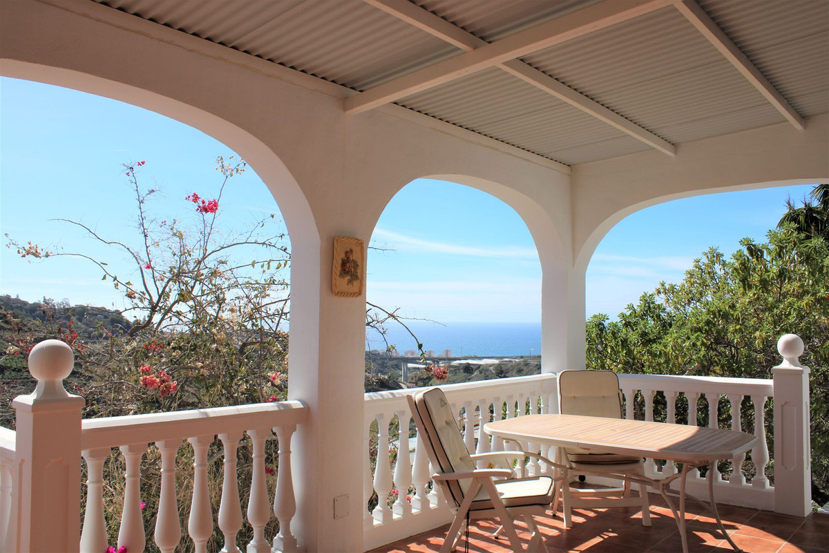 OUTSTANDING OPPORTUNITY, PRICE REDUCED FROM 249,000€ TO 219,500€.
Villa with stunning sea views and , Spain