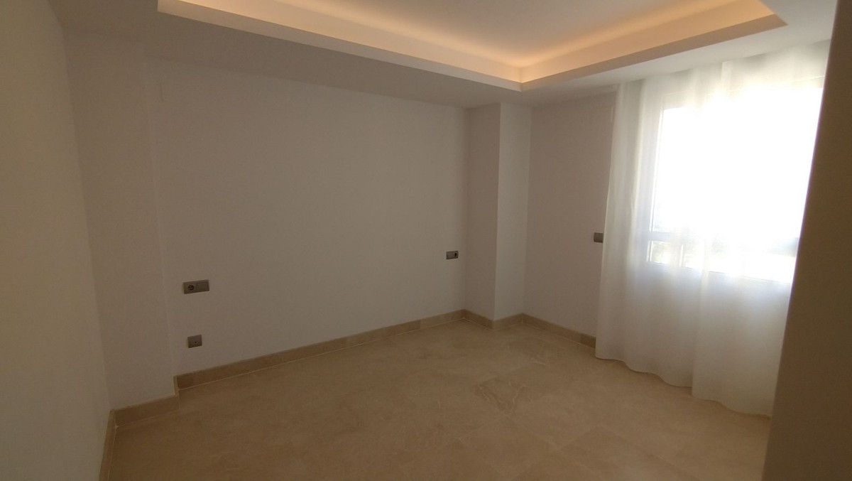 3 bedroom Apartment For Sale in San Pedro de Alcántara, Málaga - thumb 9