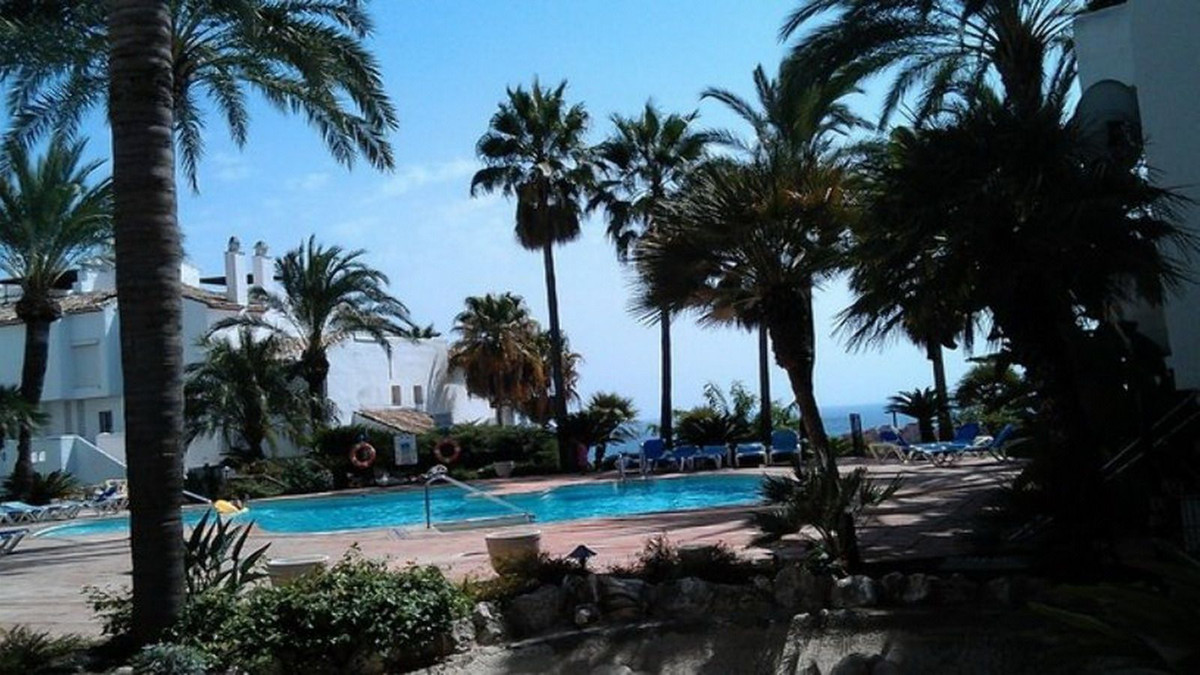 3 bed Apartment for sale in Manilva