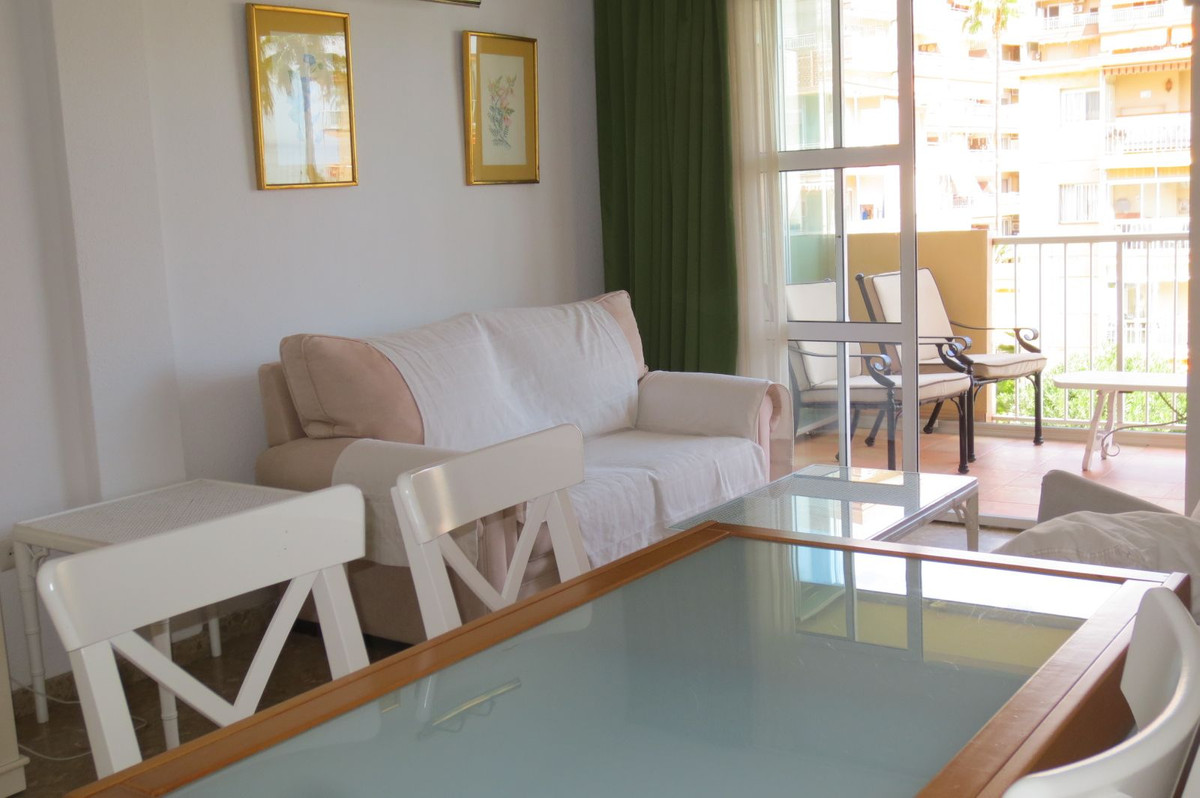 1 Bedroom Middle Floor Apartment For Sale Fuengirola