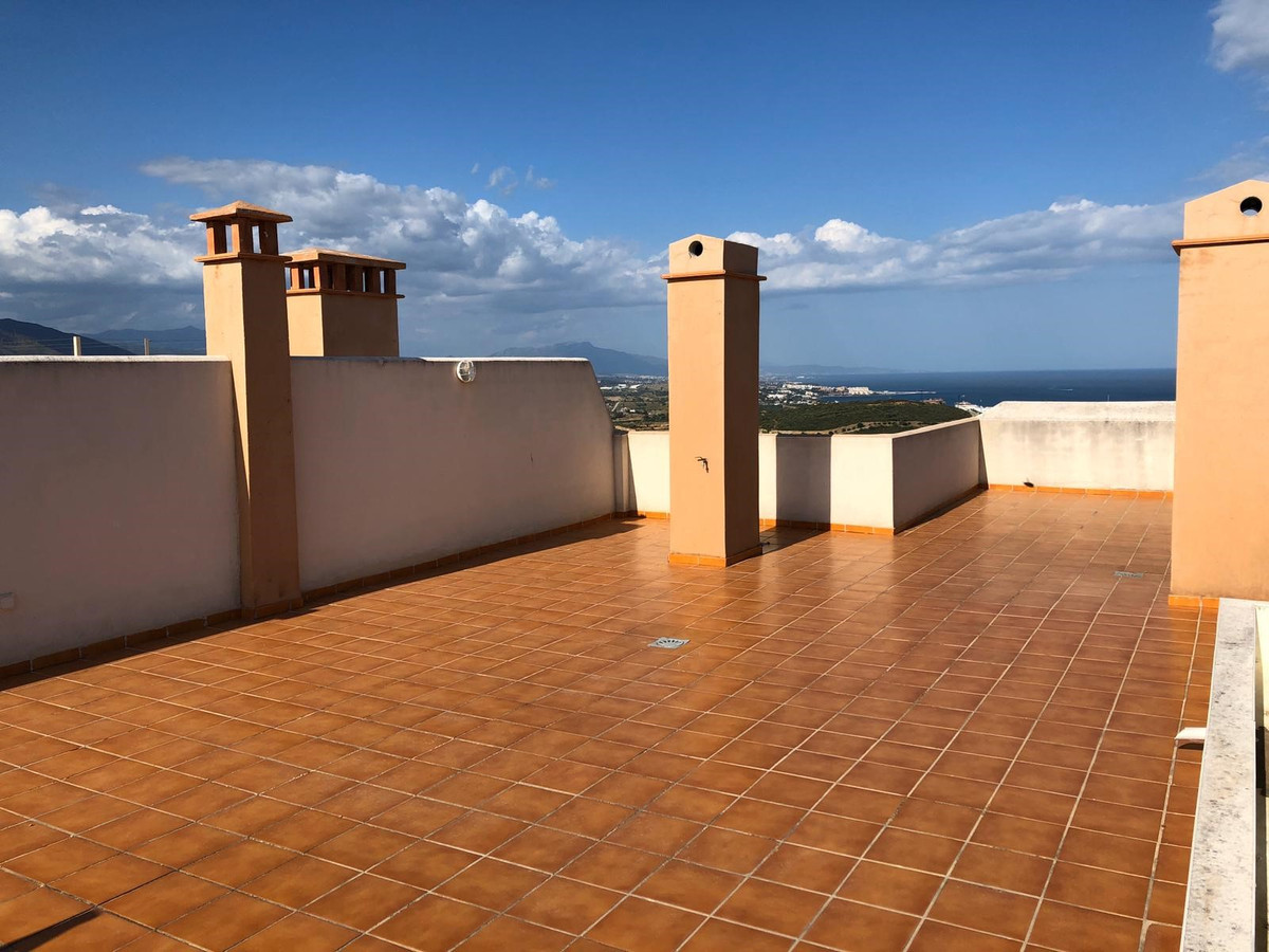 PENTHOUSE FOR SALE WITH LARGE TERRACE ...ESTEPONA..VIEWS..GOLF..This is a beautifully positioned Penthouse in the very sought after area of Casaras...