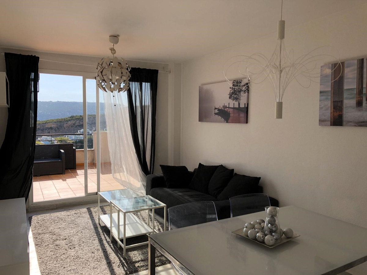 PENTHOUSE FOR SALE WITH LARGE TERRACE ...ESTEPONA..VIEWS..GOLF..This is a beautifully positioned Penthouse in the very sought after area of Casaras...