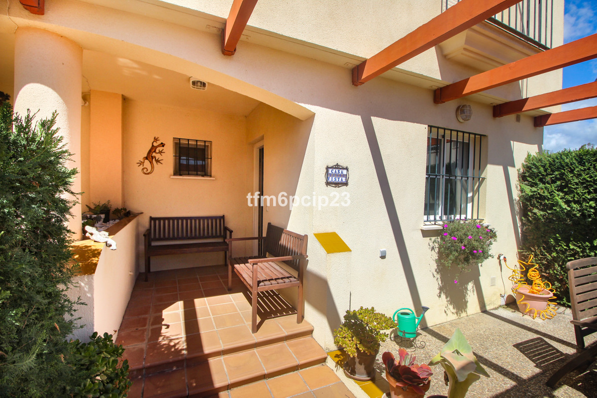 5 Bedroom Semi-Detached House For Sale La Duquesa, Costa del Sol - HP4032166