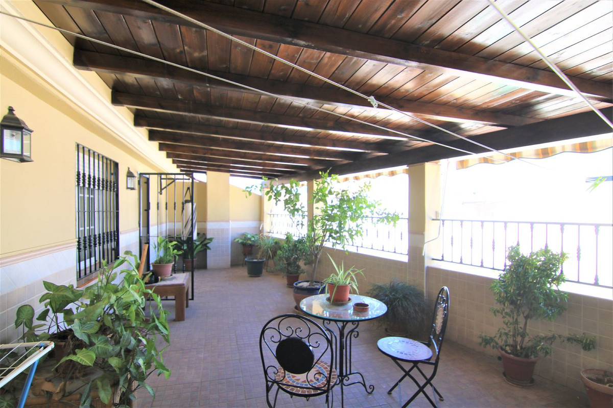 Beautiful townhouse in a very good area of ??Alhaurin el Grande.

This wonderful property consists o, Spain