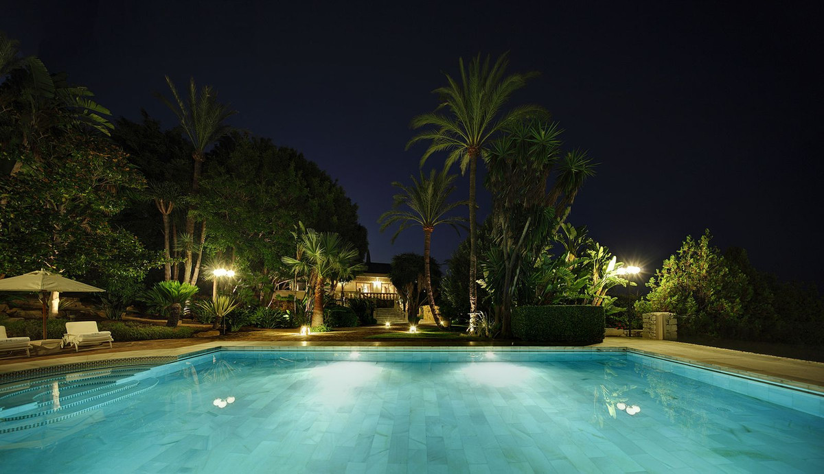 Villa con 10 Dormitorios en Venta Marbella