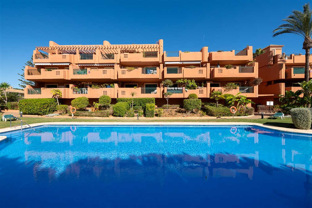 2 Bedroom Ground Floor Apartment For Sale Marbella, Costa del Sol - HP4550599