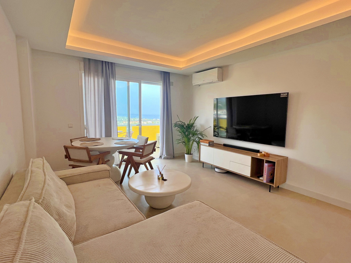 1 Bedroom Middle Floor Apartment For Sale Nueva Andalucía, Costa del Sol - HP4668883