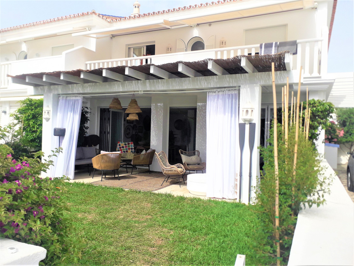 Absolutly stunning totally reformed to the very highest standards frontline beach 5 bedroom semi-det, Spain