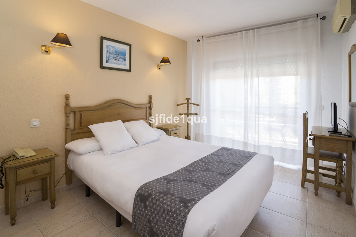 55 bedroom Commercial Property For Sale in Estepona, Málaga