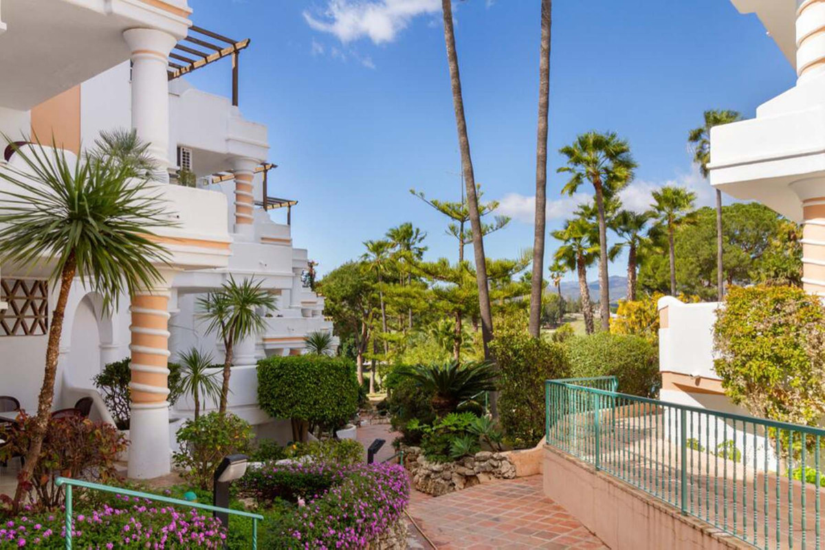This beautiful appointed 2 bedroom apartment located in one of the most sought after front line golf, Spain