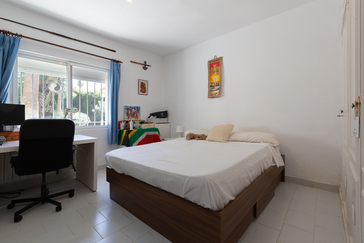 Villa con 5 Dormitorios en Venta Guadalmar