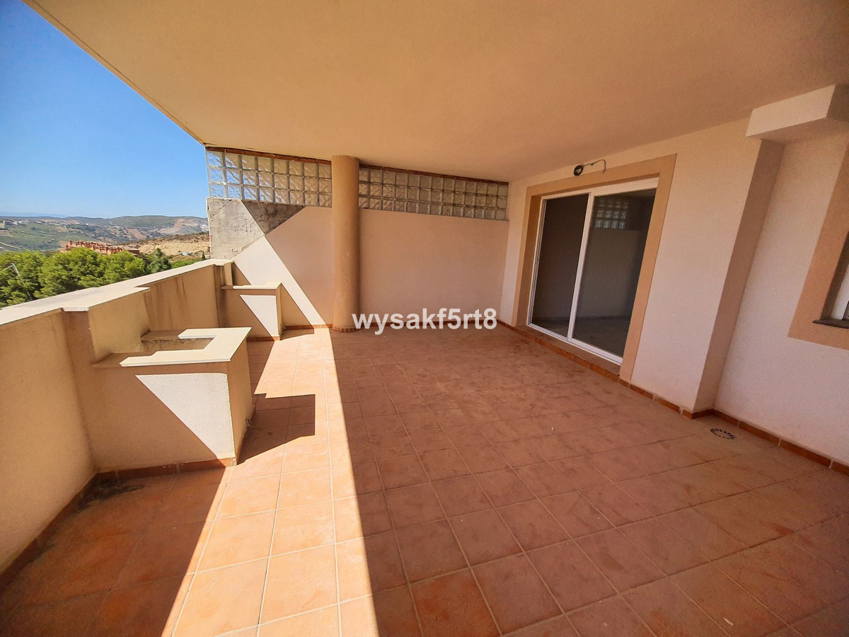 Opportunity!! Brand new apartment with panoramic views to the sea and golf course Doña Julia in Casares Costa, Costa del Sol.