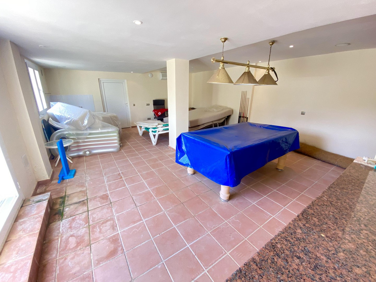 4 bedroom Villa For Sale in Calahonda, Málaga - thumb 27