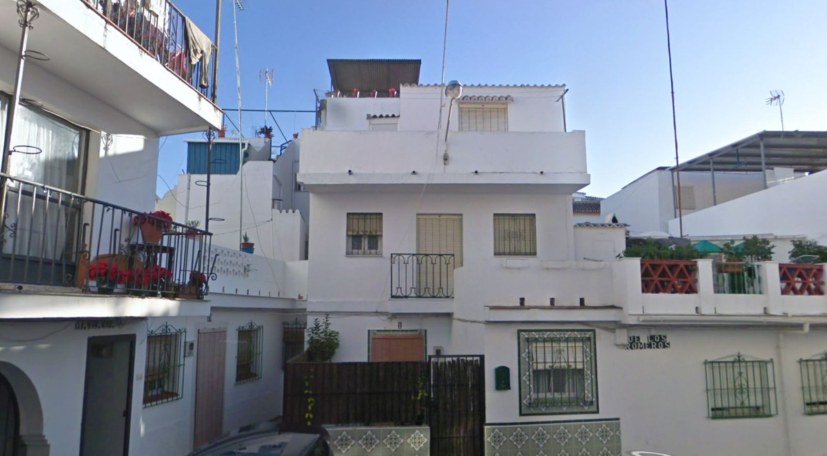 3 bed Townhouse for sale in Marbella
