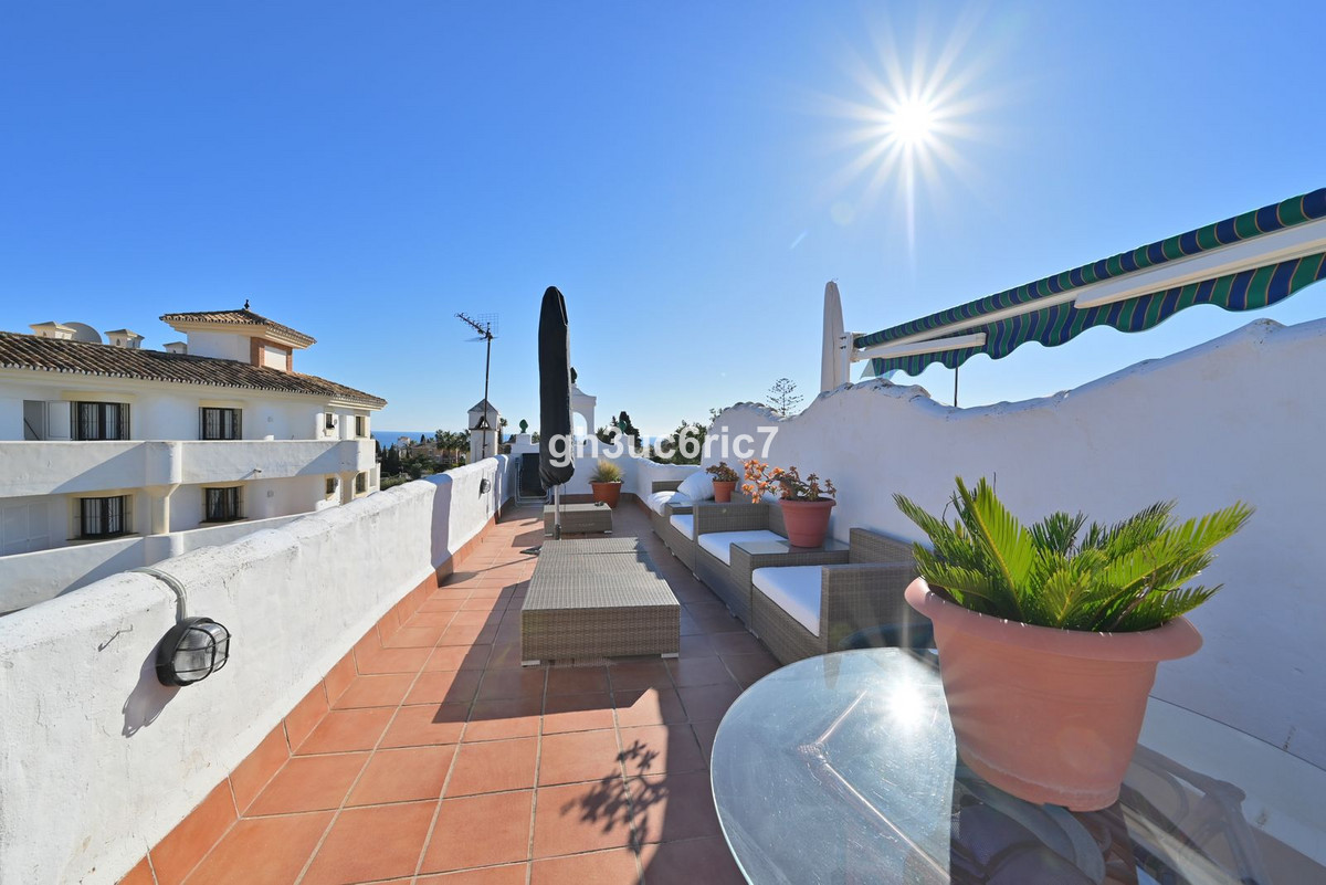 Fantastic location in lower Calahonda !!  One bedroom penthouse with amazing sea and mountain views , Spain