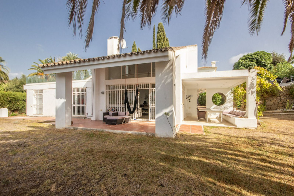 3 bed, 3 bath Villa - Detached - for sale in Nueva Andalucía, Málaga, for 998,000 EUR