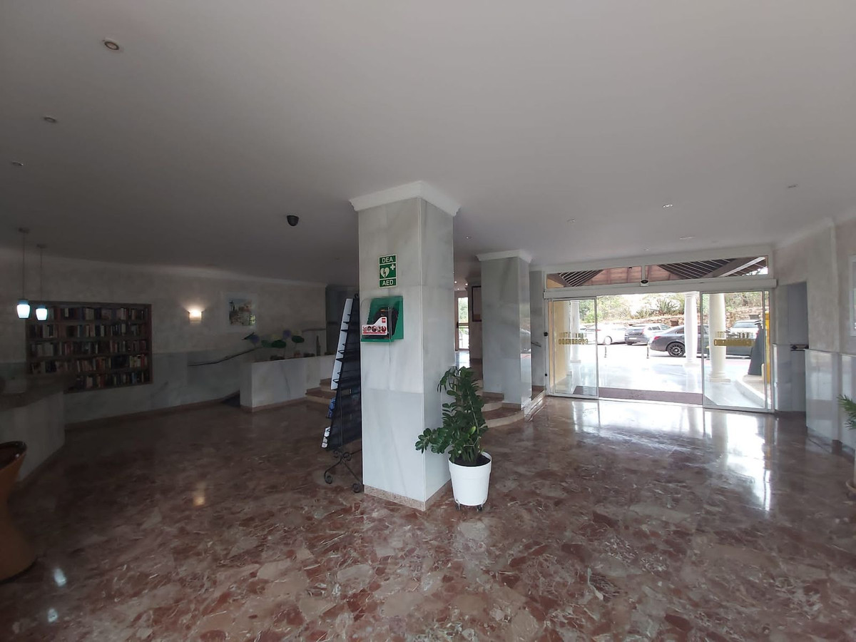 1 Bedroom Middle Floor Apartment For Sale Marbesa