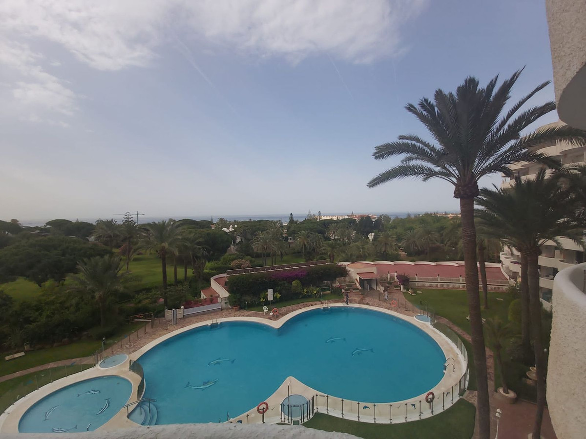1 Bedroom Middle Floor Apartment For Sale Marbesa