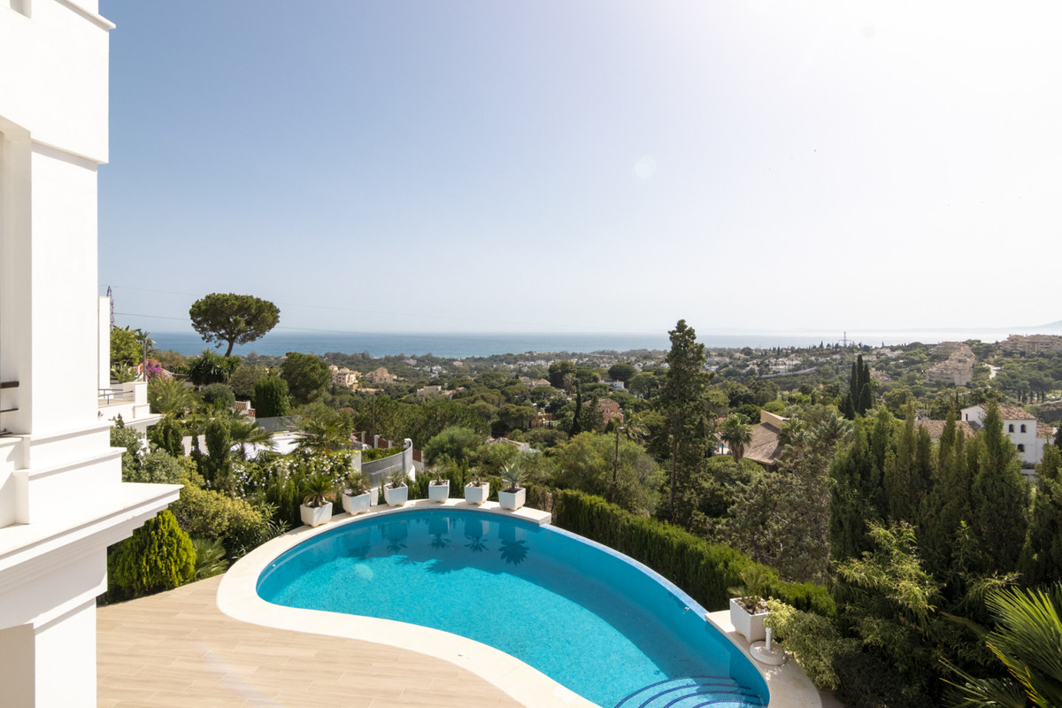 Spectacular villa with breathtaking views in Elviria. 

The villa is private, gated and enjoys true , Spain