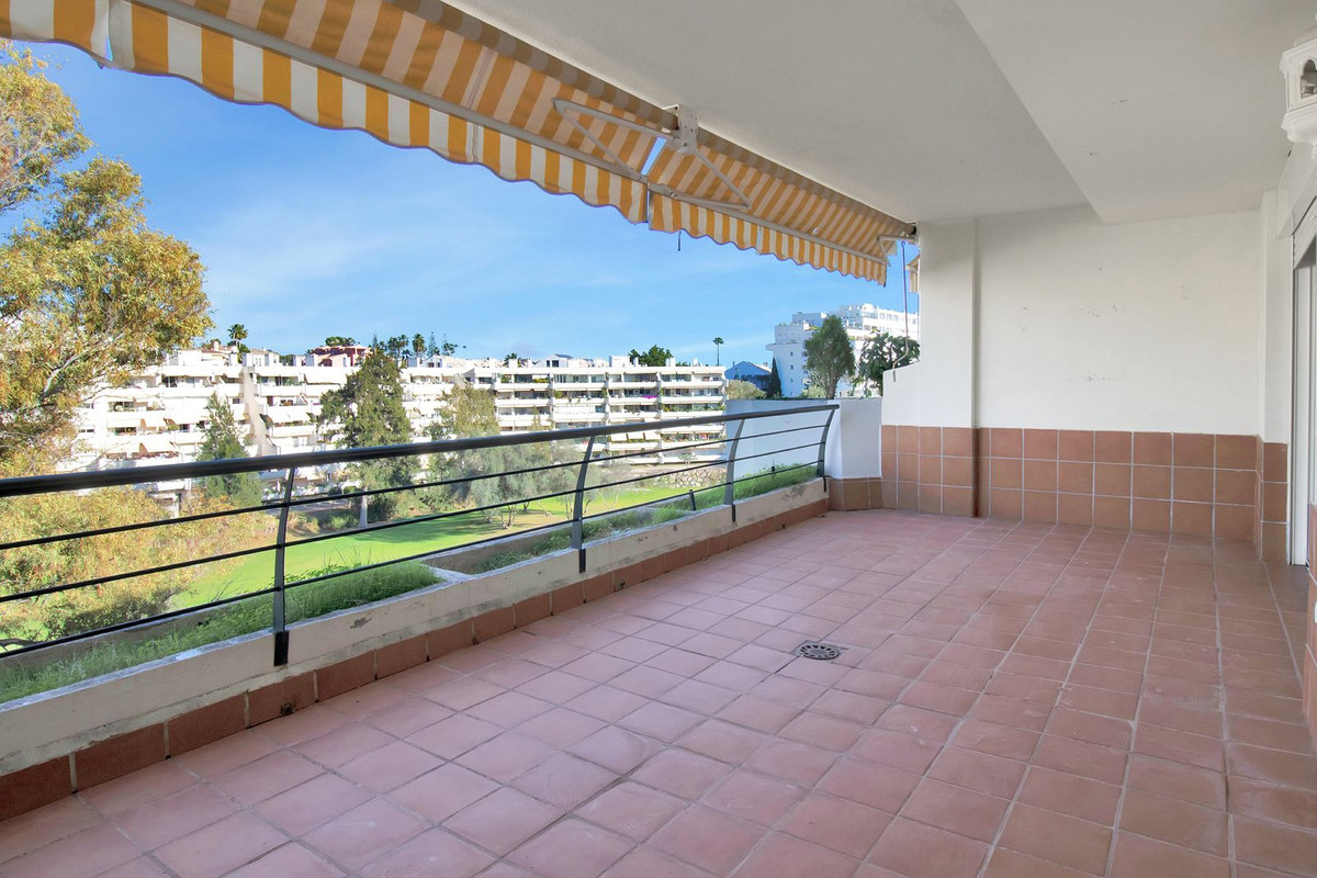 Apartamento Ático Dúplex en Guadalmina Alta, Costa del Sol
