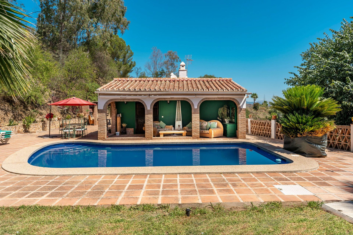 Villa - Chalet en venta en Coín R4354267