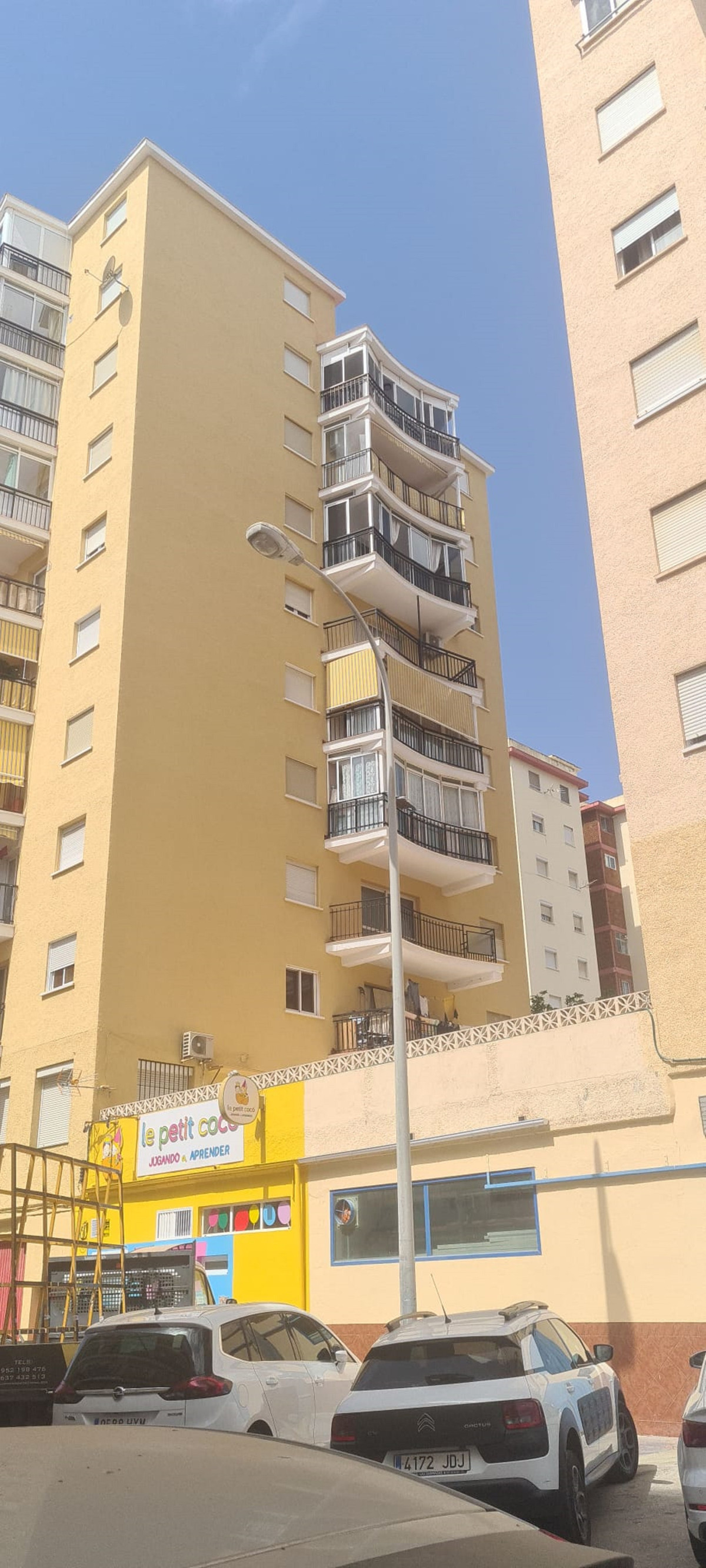 118/5000
Apartment located in the center of Fuengirola.
there are two bedrooms 1 bathroom, kitchen.
, Spain