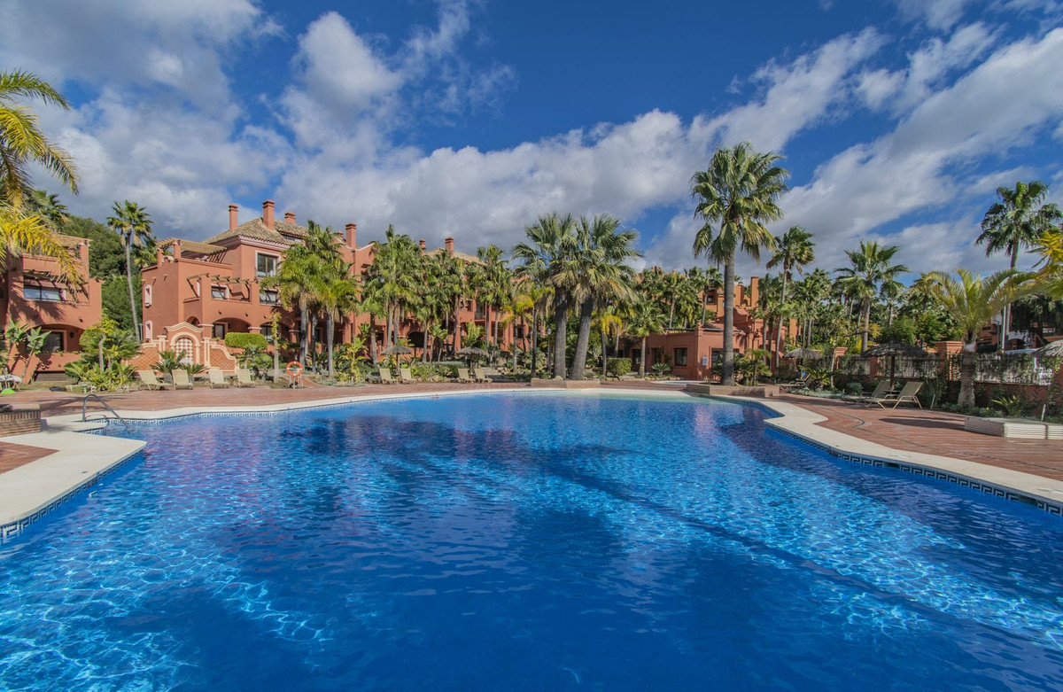 LUXURY PROPERTY NEXT TO PUERTO BANUS
Excellent apartment, located in an exclusive and quiet area, ju, Spain