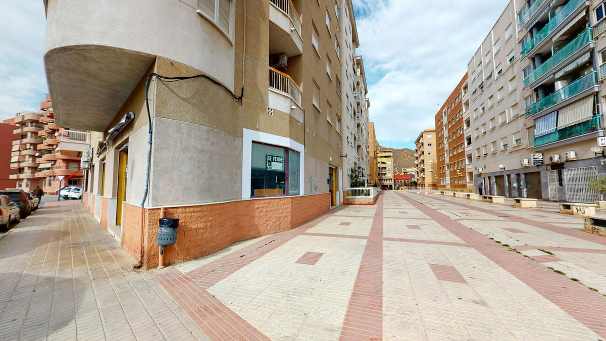 Great commercial property located in the heart of Orihuela Town.
Consisting of three large rooms, tw, Spain