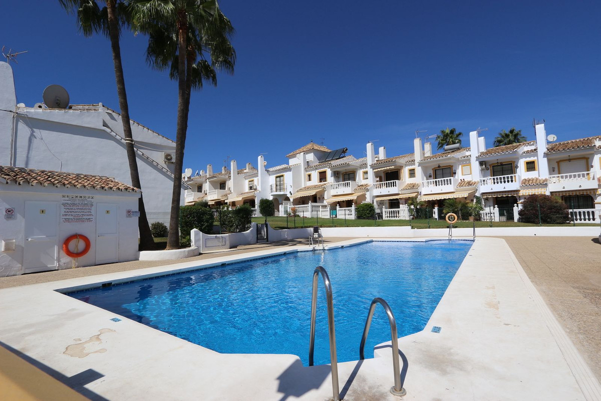 2 bed Townhouse for sale in Mijas