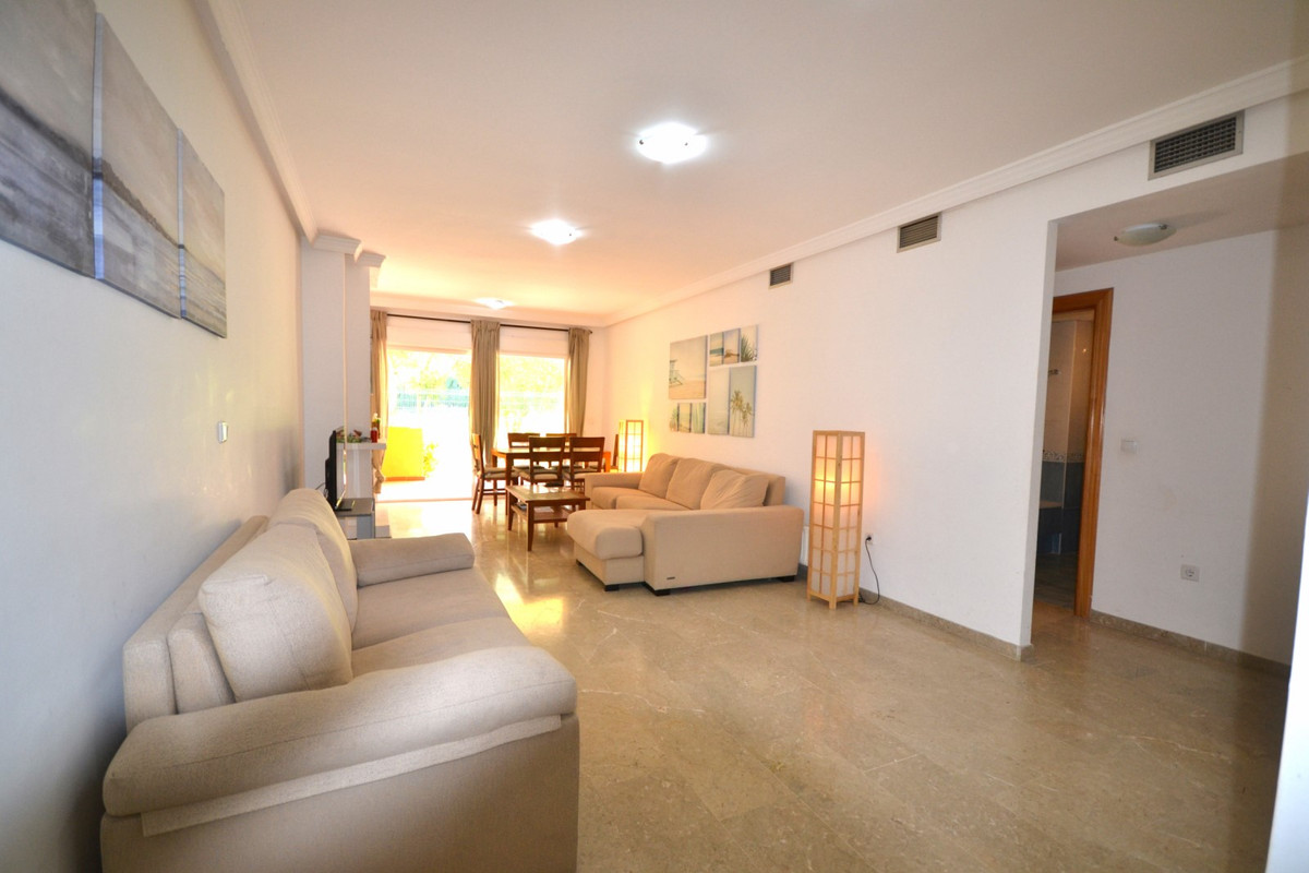 Apartamento con 2 Dormitorios en Venta Guadalmina Alta