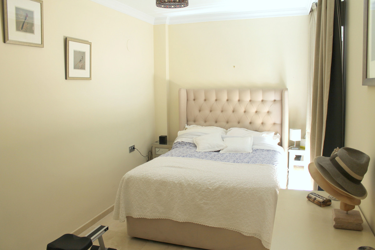 Apartment Middle Floor in San Roque Club, Costa del Sol
